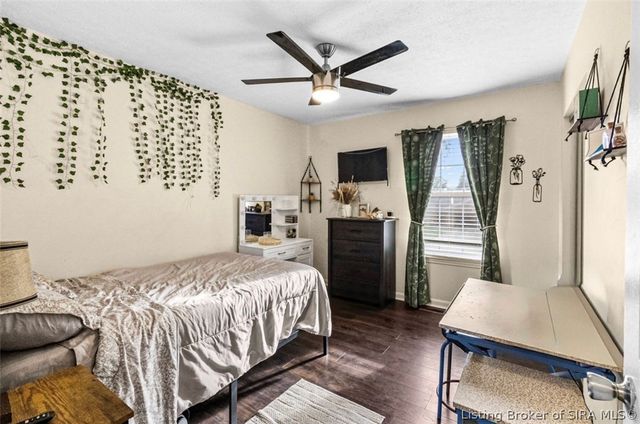 1205 Stonelilly Drive, Jeffersonville, IN 47130