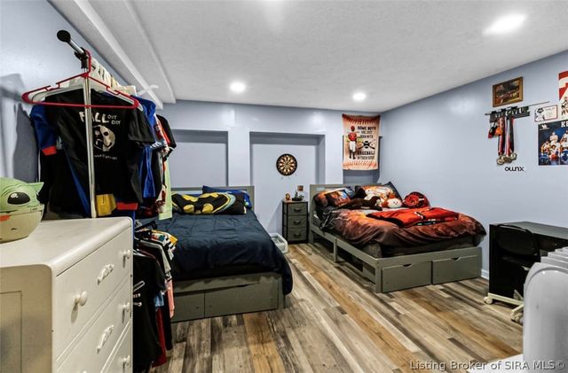 1205 Stonelilly Drive, Jeffersonville, IN 47130