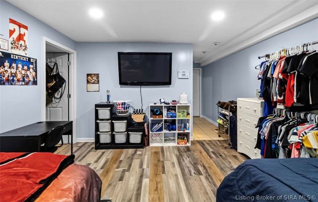 1205 Stonelilly Drive, Jeffersonville, IN 47130