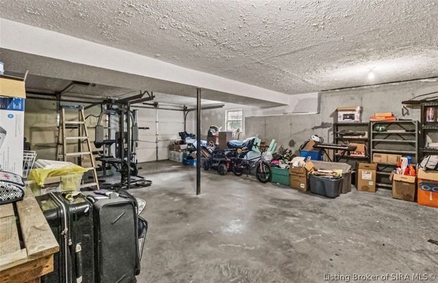 1205 Stonelilly Drive, Jeffersonville, IN 47130