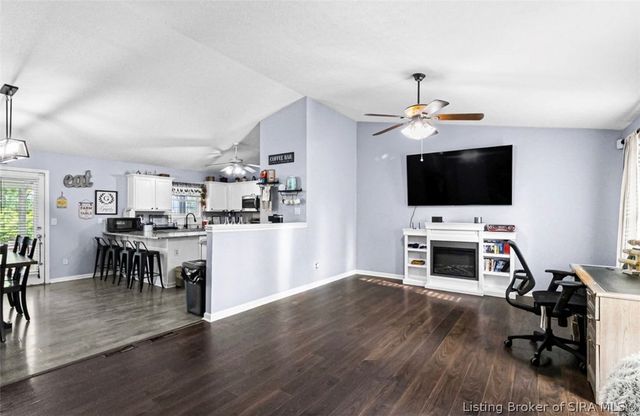 1205 Stonelilly Drive, Jeffersonville, IN 47130