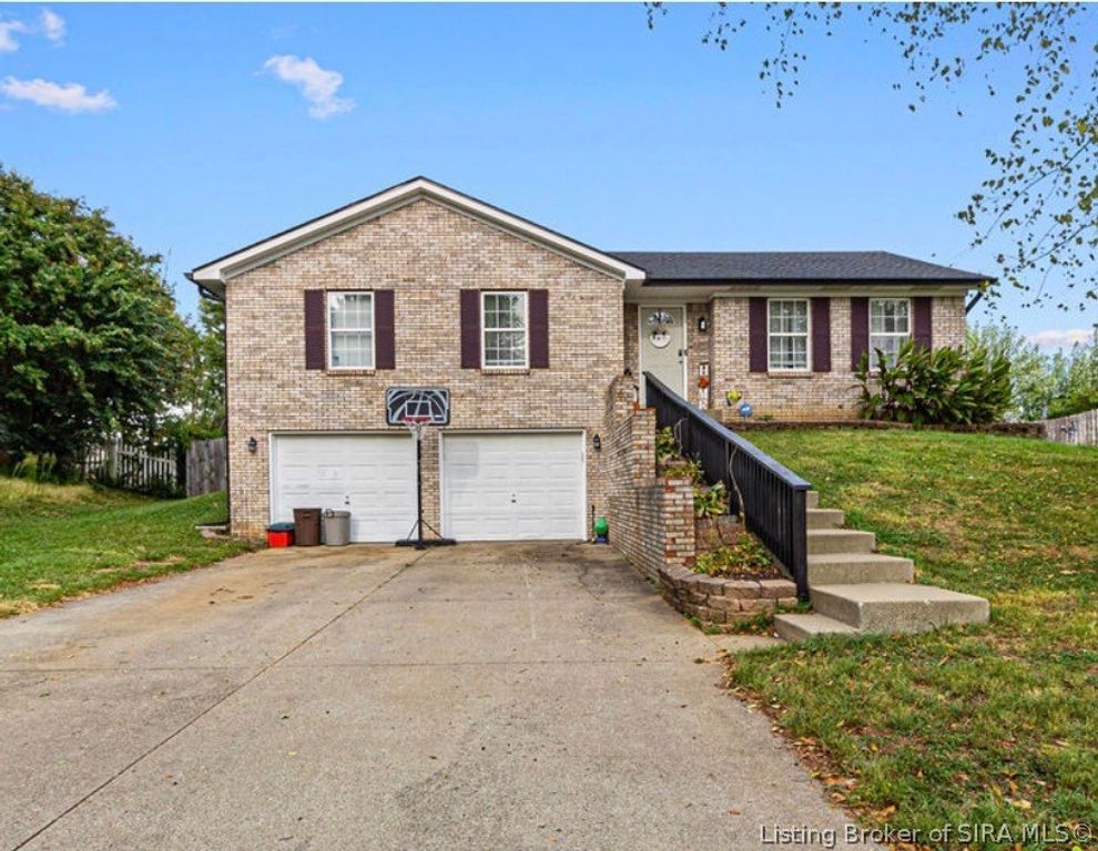 1205 Stonelilly Drive, Jeffersonville, IN 47130
