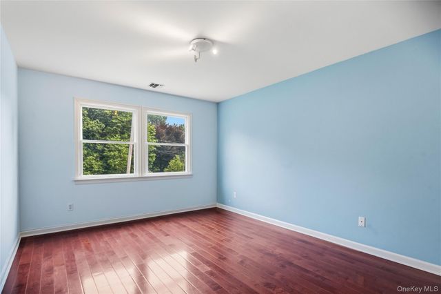 10 Osborne Lane, Greenvale, NY 11548