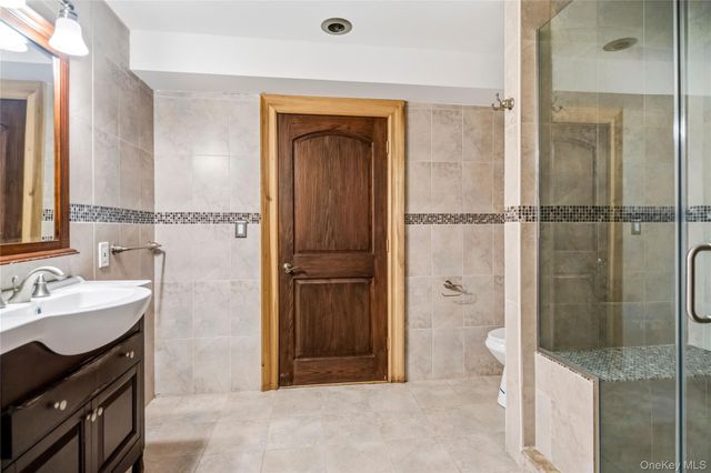 10 Osborne Lane, Greenvale, NY 11548