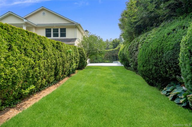 10 Osborne Lane, Greenvale, NY 11548