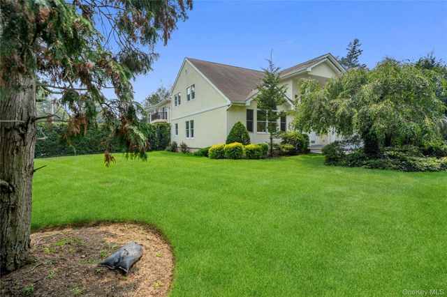 10 Osborne Lane, Greenvale, NY 11548
