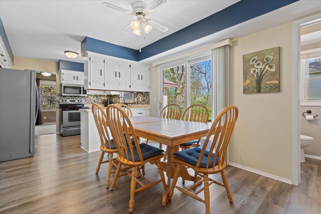 15255 Glenora COURT, New Berlin, WI 53151