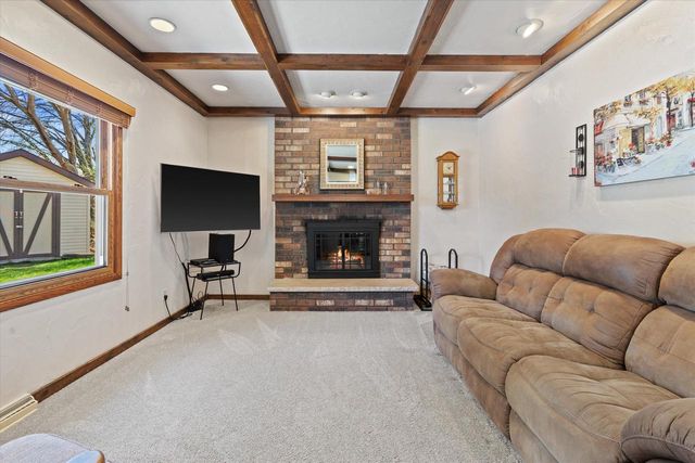 15255 Glenora COURT, New Berlin, WI 53151