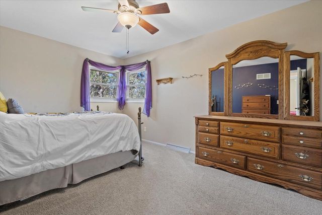 15255 Glenora COURT, New Berlin, WI 53151