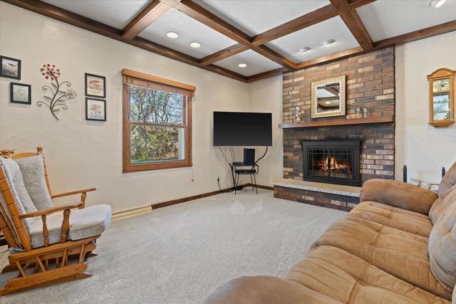 15255 Glenora COURT, New Berlin, WI 53151