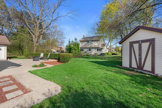 15255 Glenora COURT, New Berlin, WI 53151