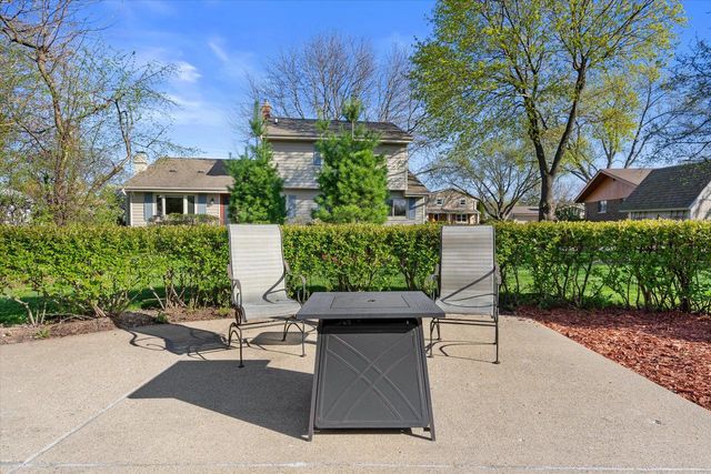 15255 Glenora COURT, New Berlin, WI 53151