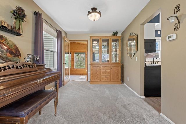 15255 Glenora COURT, New Berlin, WI 53151
