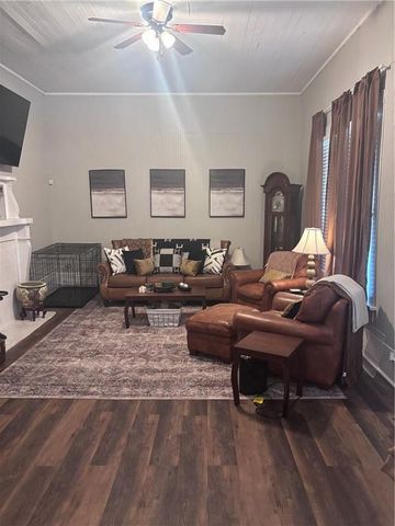 606 E Solomon Street, Griffin, GA 30223