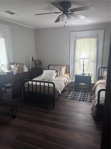 606 E Solomon Street, Griffin, GA 30223