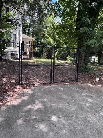 606 E Solomon Street, Griffin, GA 30223