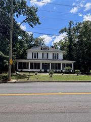 606 E Solomon Street, Griffin, GA 30223