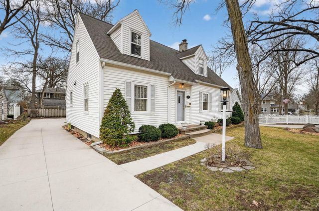 2203 Grand Boulevard, Cedar Falls, IA 50613