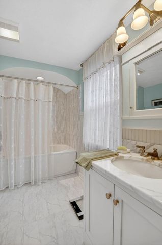 2203 Grand Boulevard, Cedar Falls, IA 50613