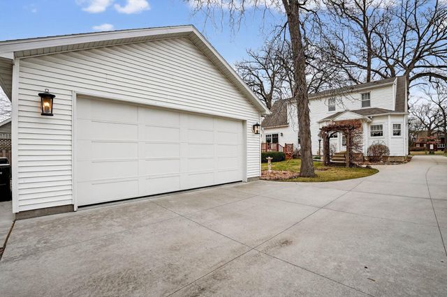 2203 Grand Boulevard, Cedar Falls, IA 50613