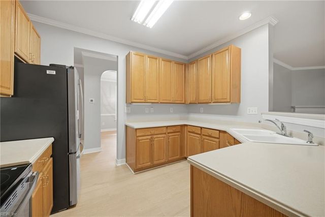 464 River Arch DR, Chesapeake, VA 23320