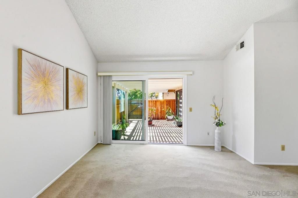 Image 12 of property listing at 10188 Dafne Ln., San Diego, CA 92124