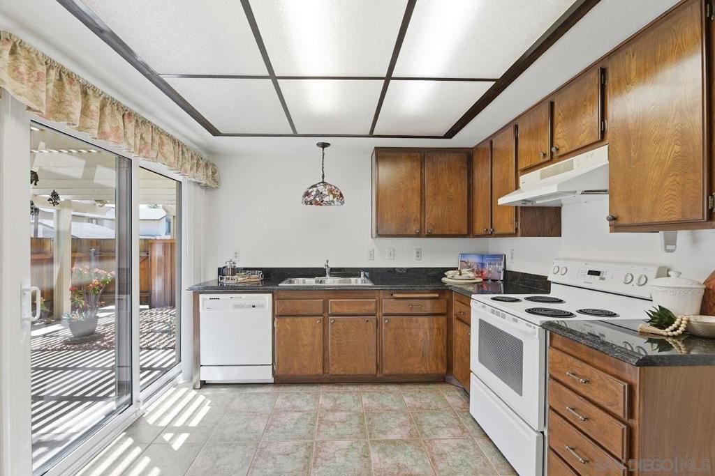 Image 13 of property listing at 10188 Dafne Ln., San Diego, CA 92124