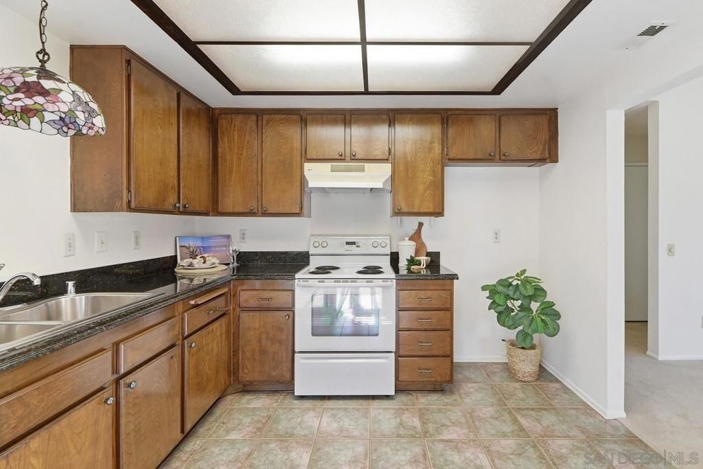 Image 14 of property listing at 10188 Dafne Ln., San Diego, CA 92124