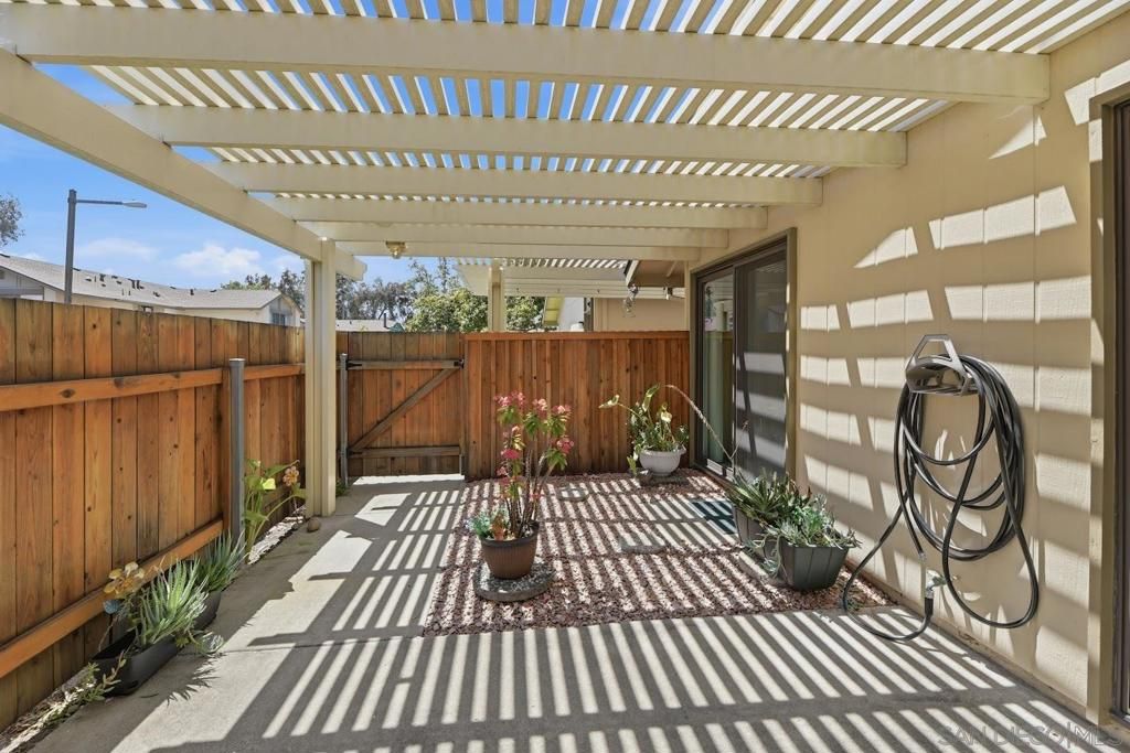 Image 16 of property listing at 10188 Dafne Ln., San Diego, CA 92124