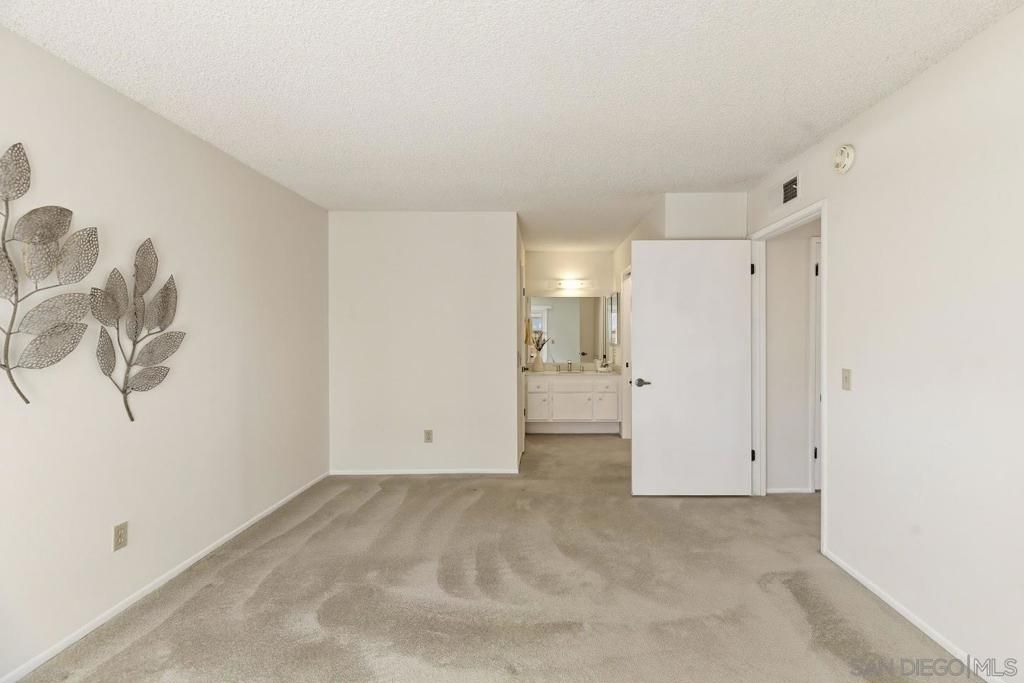 Image 19 of property listing at 10188 Dafne Ln., San Diego, CA 92124