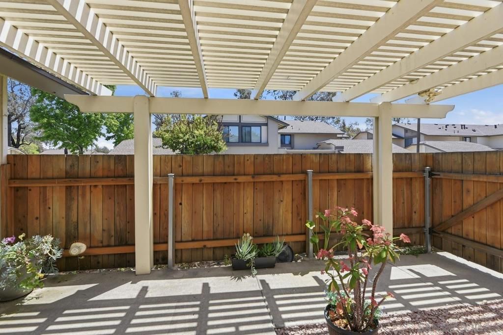 Image 28 of property listing at 10188 Dafne Ln., San Diego, CA 92124