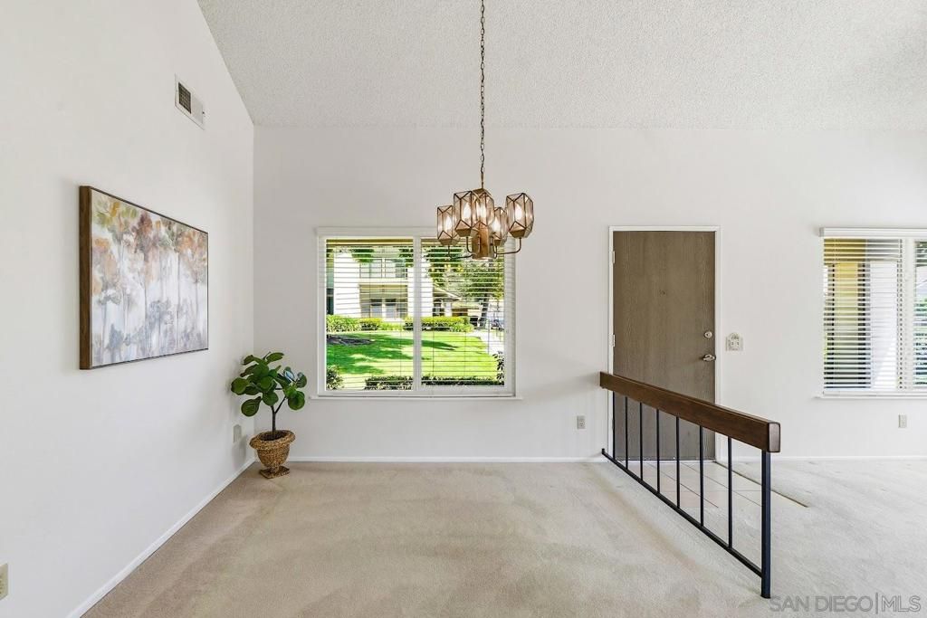 Image 6 of property listing at 10188 Dafne Ln., San Diego, CA 92124