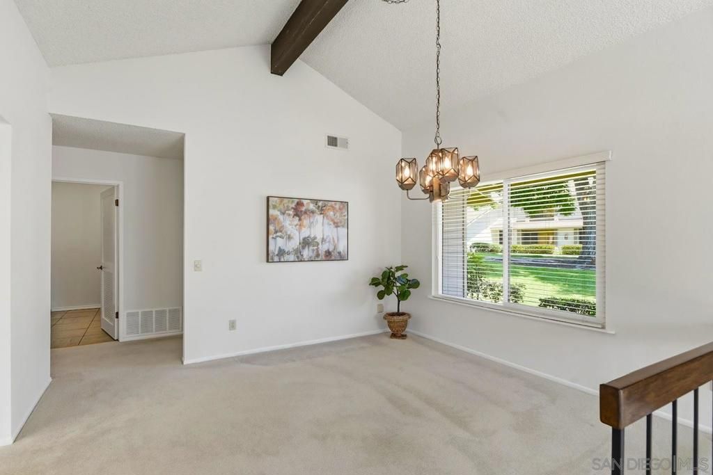 Image 7 of property listing at 10188 Dafne Ln., San Diego, CA 92124