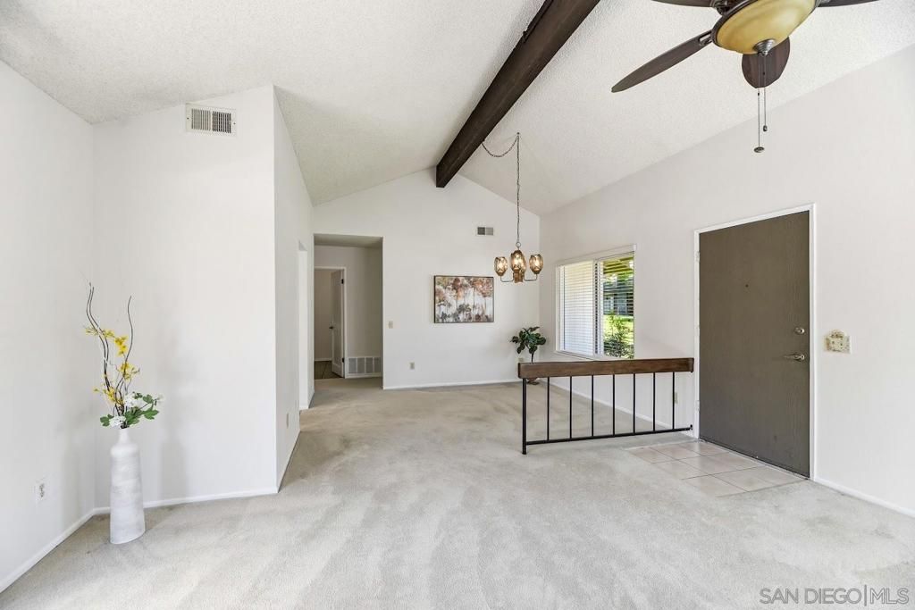 Image 9 of property listing at 10188 Dafne Ln., San Diego, CA 92124