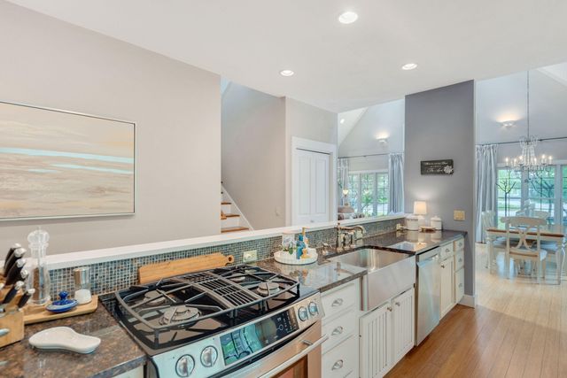 28 Walden Way, New Buffalo, MI 49117