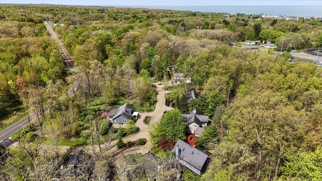 28 Walden Way, New Buffalo, MI 49117