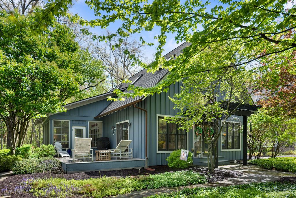 28 Walden Way, New Buffalo, MI 49117