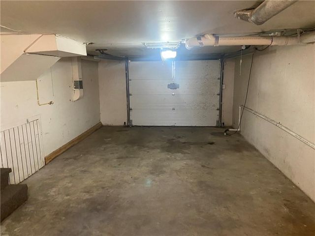 9010-9012 Catherine Road, Pleasant Valley, MO 64068