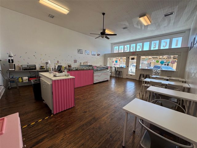 24 N Main ST, Elgin, TX 78621