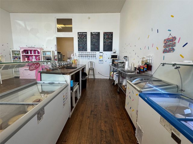 24 N Main ST, Elgin, TX 78621