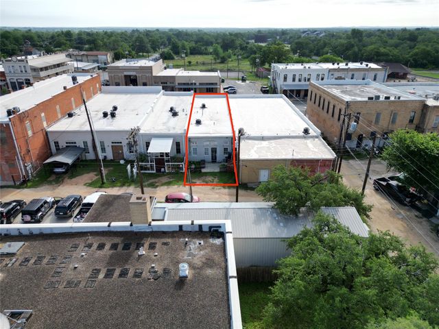 24 N Main ST, Elgin, TX 78621
