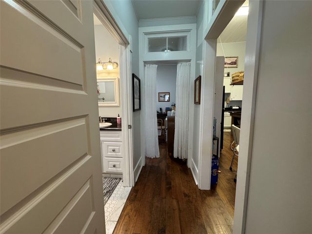24 N Main ST, Elgin, TX 78621
