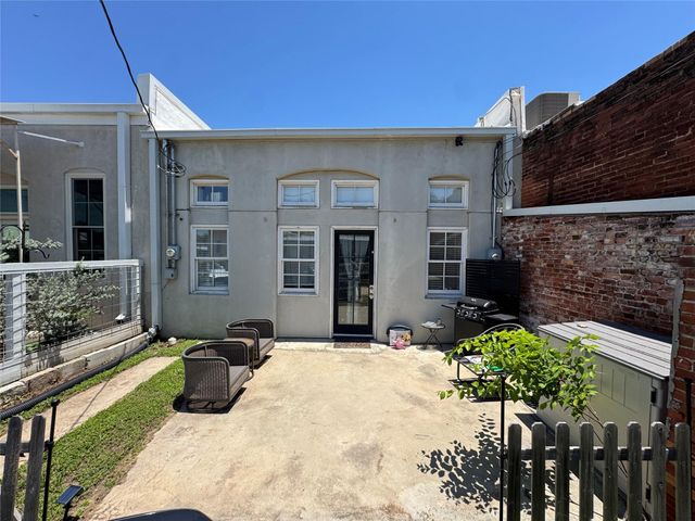 24 N Main ST, Elgin, TX 78621