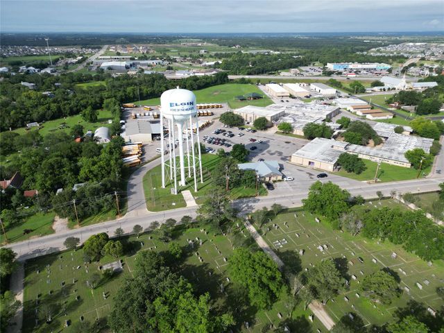 24 N Main ST, Elgin, TX 78621