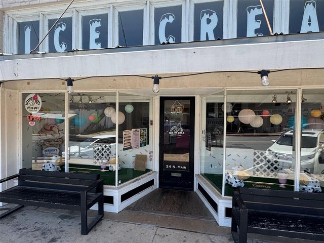 24 N Main ST, Elgin, TX 78621