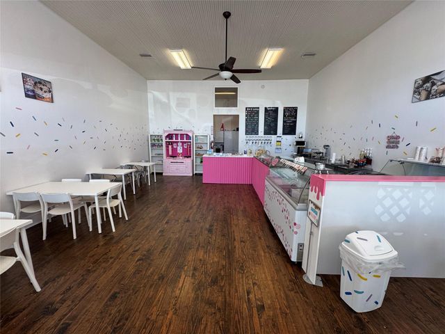 24 N Main ST, Elgin, TX 78621