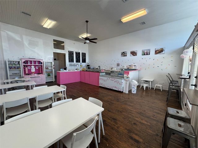 24 N Main ST, Elgin, TX 78621
