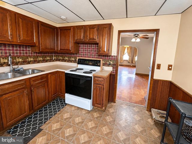 20 S 6TH AVE, Lebanon, PA 17042