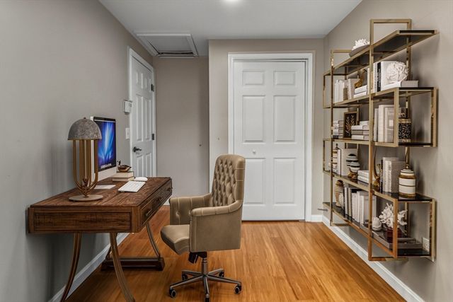 19 Delford, Boston, MA 02131