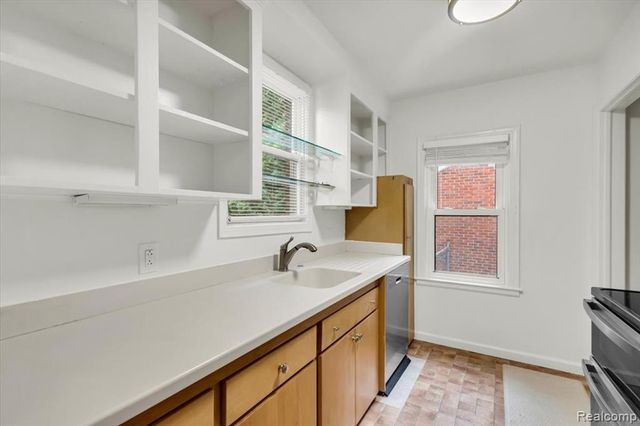 4246 Elmwood Avenue, Royal Oak, MI 48073